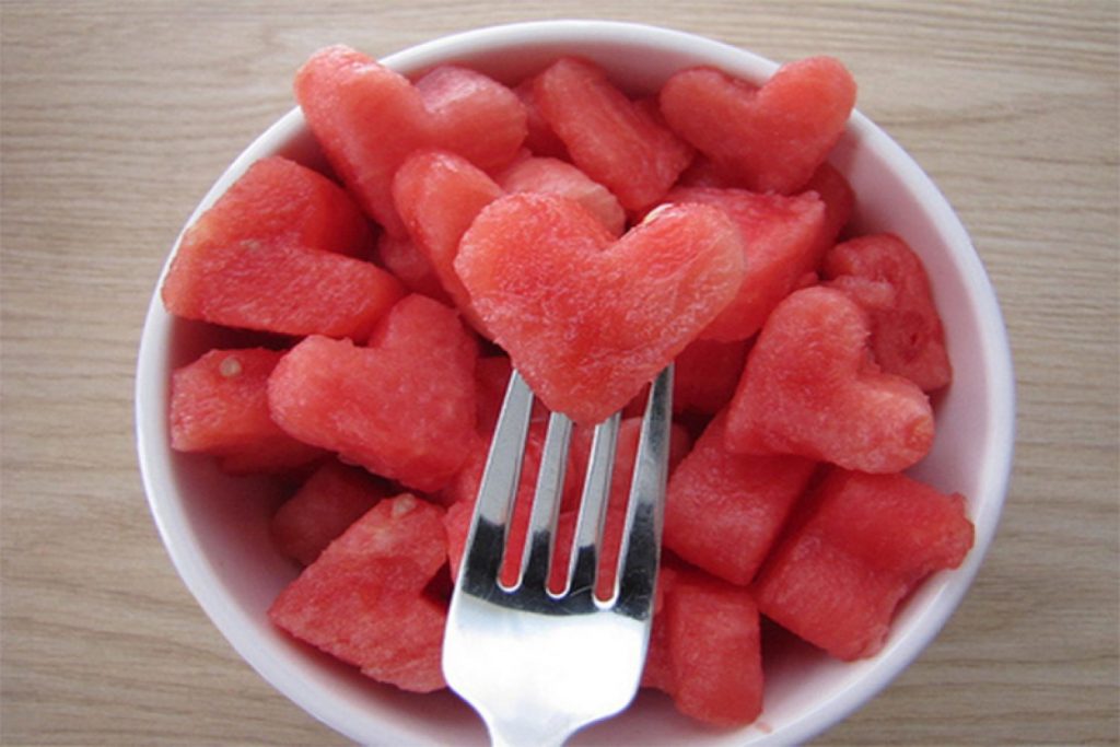 این افراد در شب یلدا هندوانه نخورند