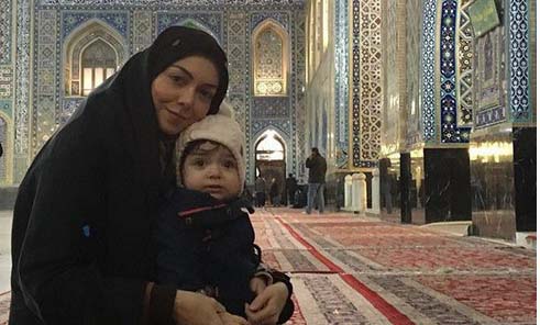 تیپ آزاده نامدا‌ر‌ی و دختر‌ش در مشهد! ‌+ عکس