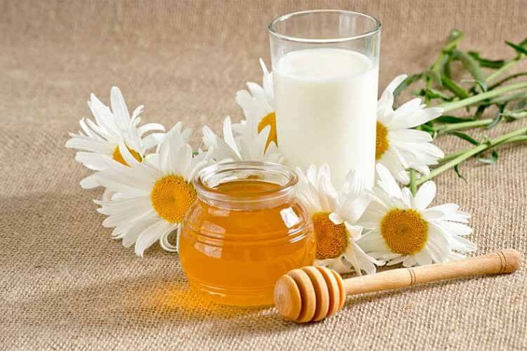 آیا شیر عسل چاق کننده است؟