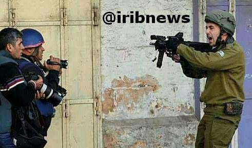 تهدید خبرنگار صداوسیما توسط نظامی اسرائیلی + عکس