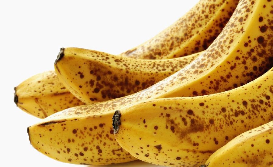 فواید خوردن روزانه 2 عدد موز سیاه شده چیست؟