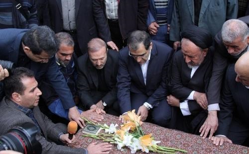 وزیربهداشت: دکتر یلدا از شاخص ترین چهره های پزشکی محسوب می شوند