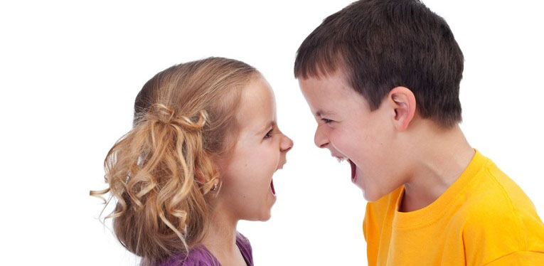 چگونه دعوای بین کودکان را مدیریت کنیم؟