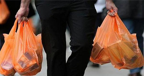  مالیات استفاده از کیسه پلاستیکی در انگلیس فراگیر می‌شود