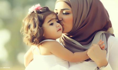 فواید در آغوش گرفتن نوزاد