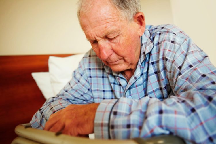نشانه اولیه بیماری آلزایمر در افراد سالمند
