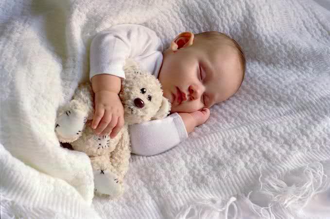 علل کف کردن دهان نوزاد هنگام خواب
