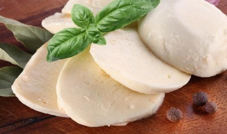 روش تهیه پنیر موزارلای خانگی
