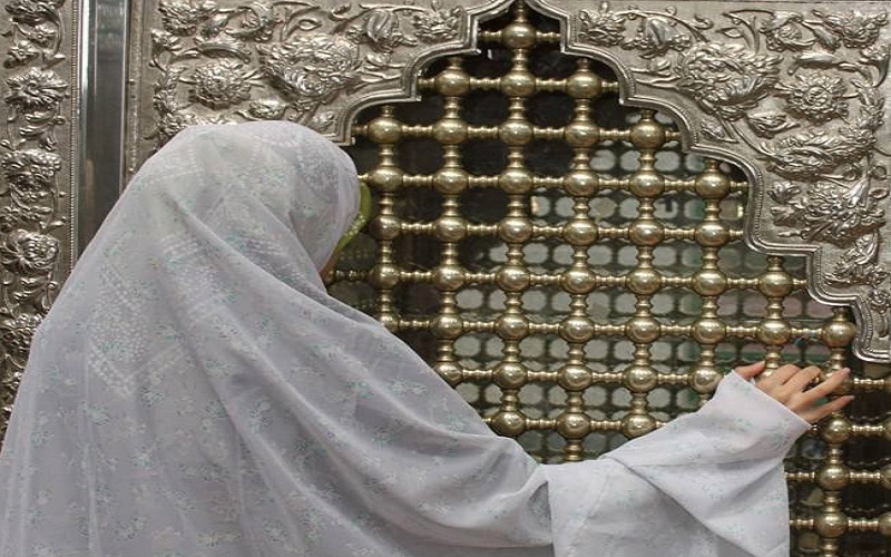 با وجود خداوند قادر، چرا به ائمه اطهار(ع) متوسل می شویم ؟