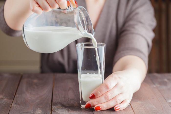اگر شیر فاسد بنوشیم، چه اتفاقی برای‌مان می‌افتد؟!