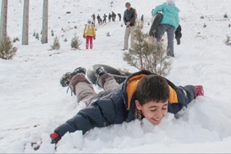  بارش برف مدارس تهران را تعطیل کرد