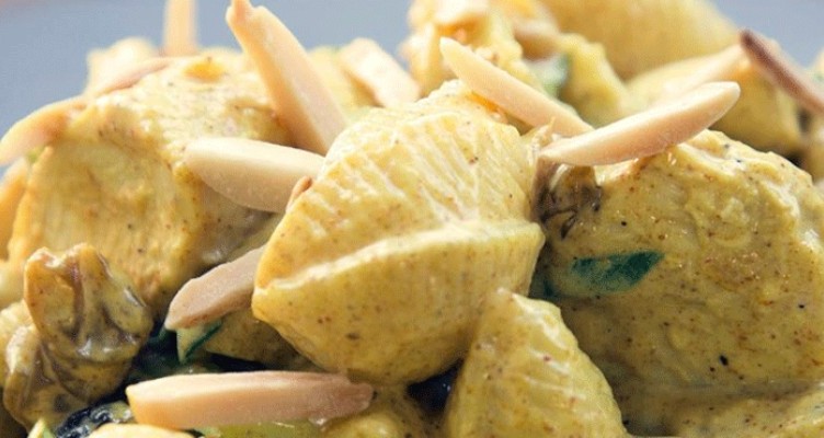 طرز تهیه سالاد ماکارونی با مرغ و بادام
