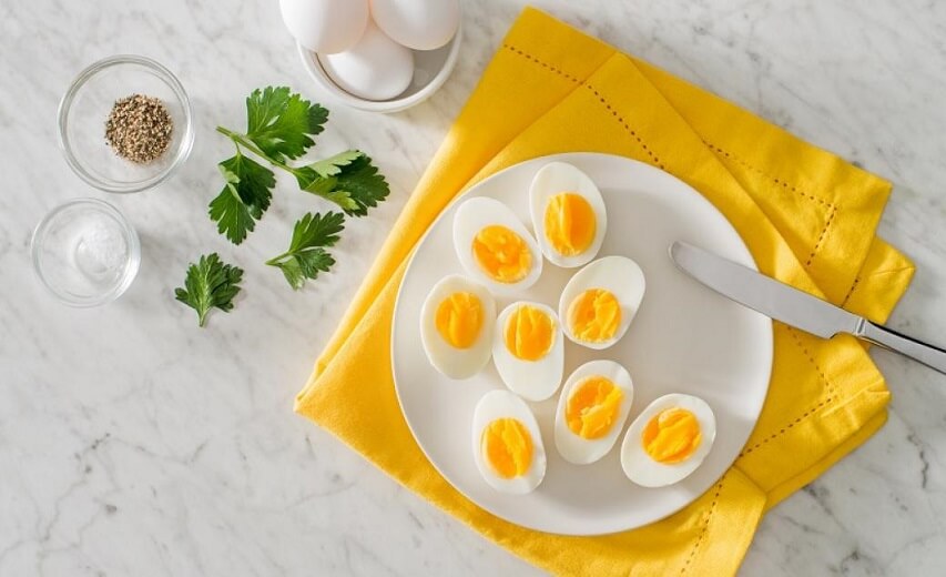 آیا تخم‌مرغ کامل گزینه مناسب تری برای ورزشکاران است؟