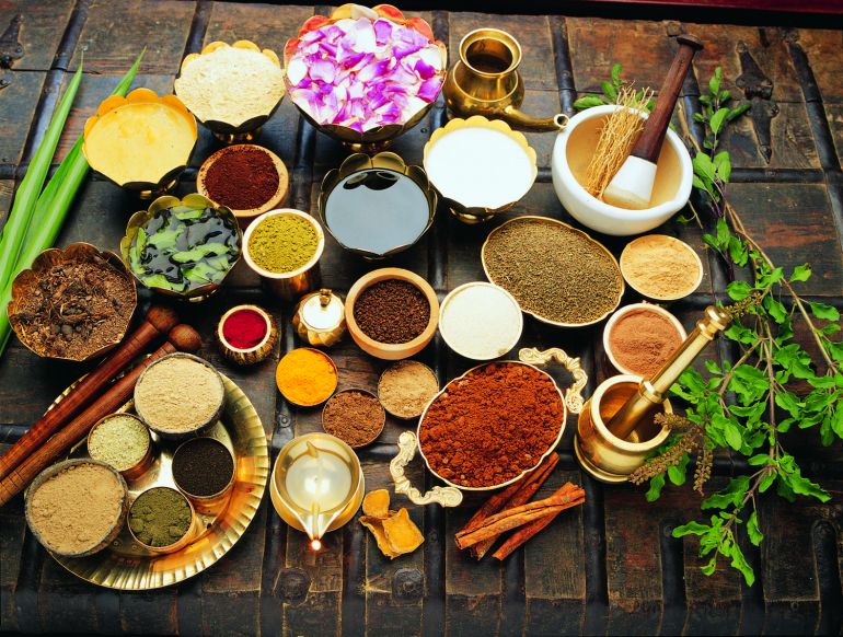 معرفی ظرفیت‌های طب ایرانی و مکمل در کمک به بیماران سرطانی 