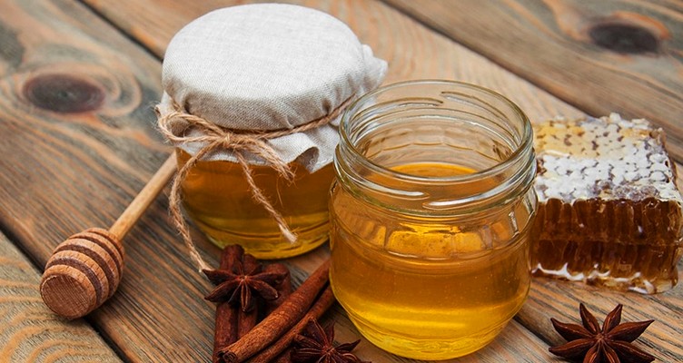 طرز تهیه ۳ دهان‌شویه خانگی برای رفع بوی بد دهان