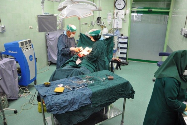 تهرانی‌های بی‌پول کمتر توسط اساتید پزشکی جراحی می‌شوند 