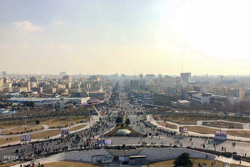 نمای بالای برج آزادی از آغاز راهپیمایی پرشکوه ۲۲ بهمن+عکس