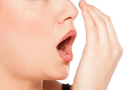  ۶ روش جدید جهت برطرف نمودن بوی بد دهان در صبح