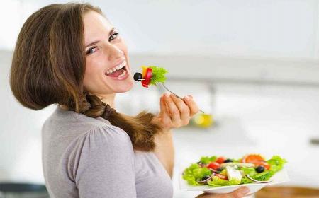 6 توصیه غذایی برای زیباسازی خنده‌ شما