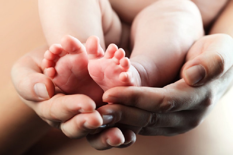  شیردهی و باروری: آیا تغذیه با شیر مادر مانع بارداری می‌شود