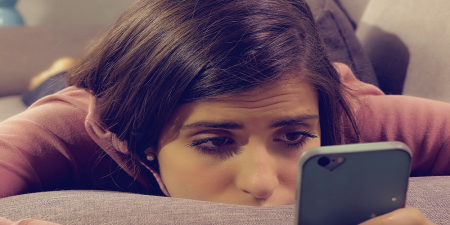 موبایل به این ۵ دلیل باعث افزایش اضطراب می‌شود