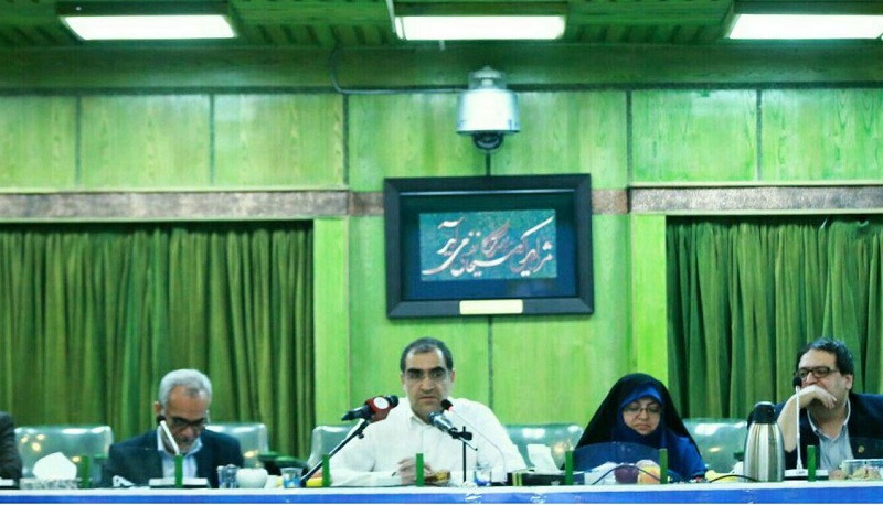 نشست 2 ساعته تشکل ها با وزیر بهداشت در اصفهان+ عکس