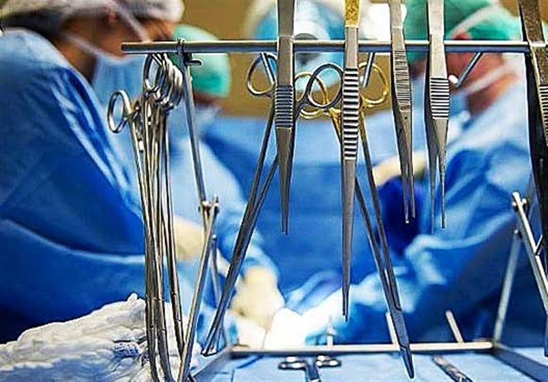  قیچی جراحی بعد از ۱۸ سال از شکم بیمار خارج شد+عکس 