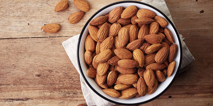  خواص بادام برای تقویت رشد مو 