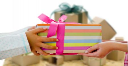 چه هدیه‌ای یک خانم را خوشحال می‌کند