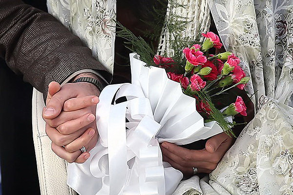 چه خطراتی با بالارفتن سن ازدواج انتظارمان را می کشد؟