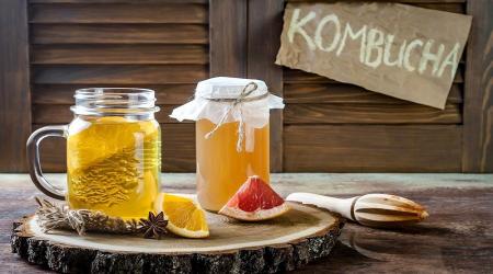 8 دلیل برای اینکه هر روز کامبوجا بنوشیم