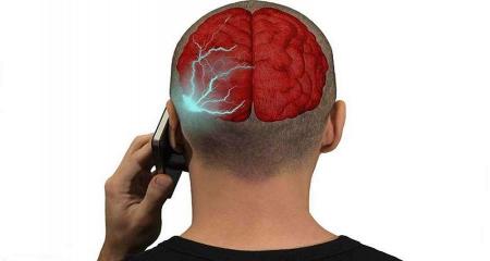 به این دلایل  بیشتر از ۲۳ دقیقه با موبایل صحبت نکنید
