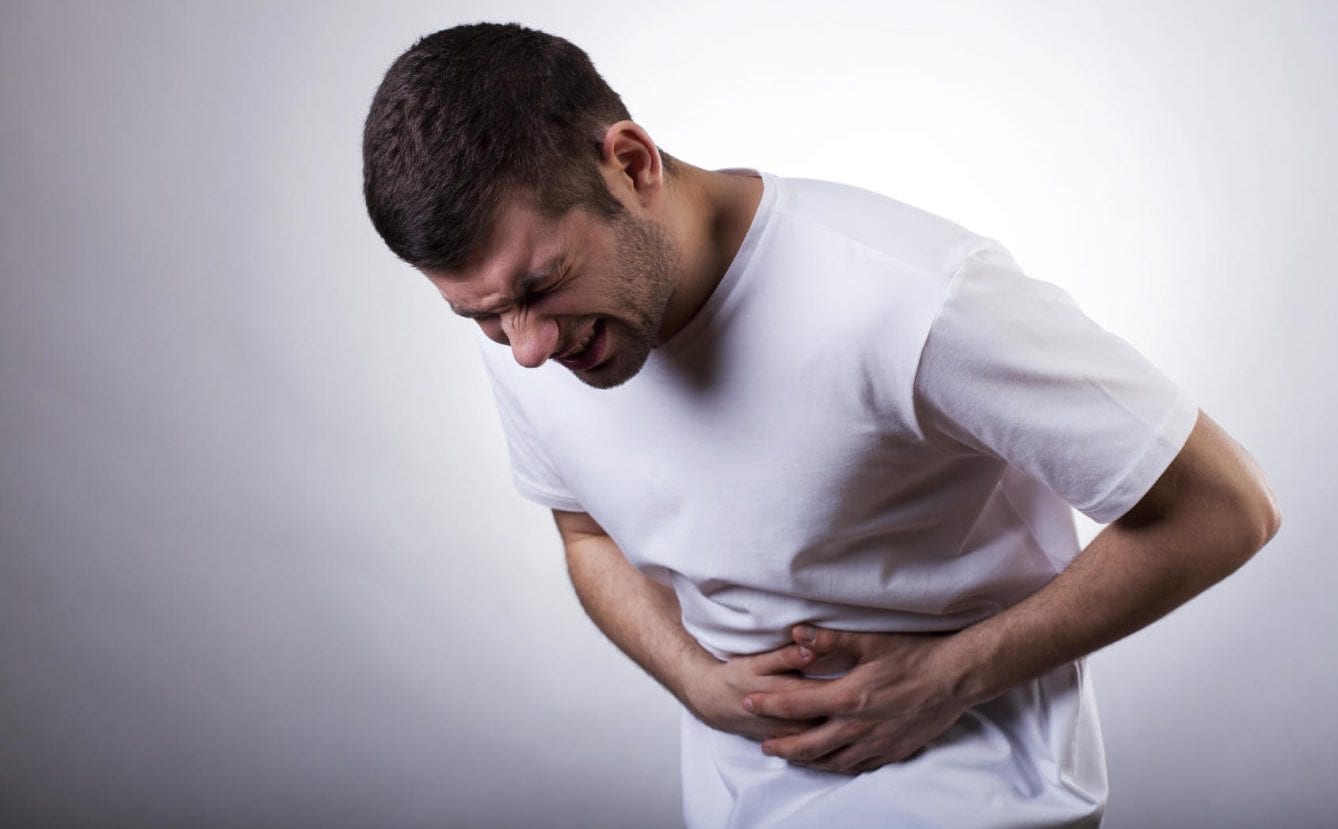 چرا بعد از غذا خوردن معده درد دارم؟