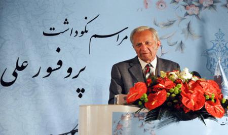  نابغه چشم‌پزشکی ایران و جهان دار فانی را وداع گفت