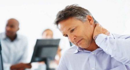  چطور پشت میز کار شانه درد نگیریم؟