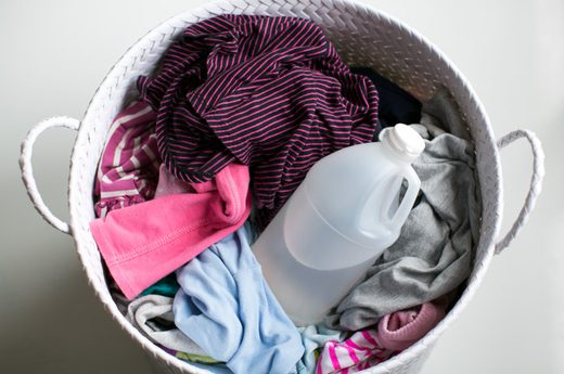 10 روش برای شستن لباس ها با سرکه