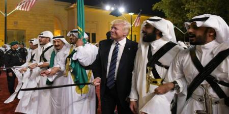 تصاویر مراسم  نمایش جنجالی مد لباس زنان در عربستان
