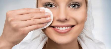  چند پاک کننده آرایش طبیعی و سالم