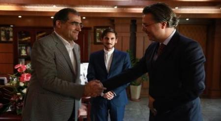 دیدار سفیر ترکیه با  وزیر بهداشت