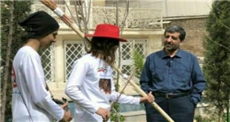 دیدار ضرغامی با دوجوان متفاوت! + عکس
