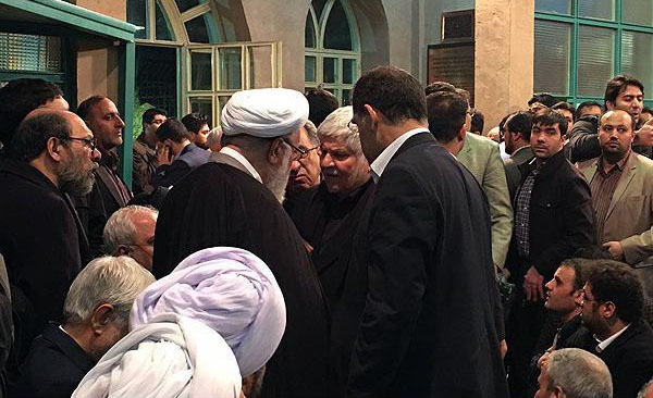 حضور حضور وزیر بهداشت در حسینیه جماران در پی ارتحال آیت الله هاشمی +عکس