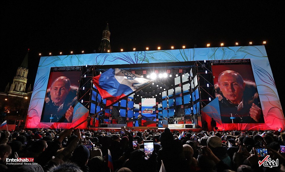 جشن شبانه پوتین و طرفدارانش پس از پیروزی در انتخابات + عکس