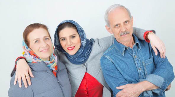 تیپ سحر دولتشاهی در کنار پدر و مادرش + عکس