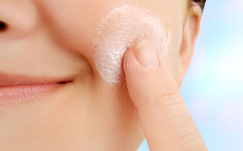 ۱۰ مرطوب کننده طبیعی برای پوست های خشک