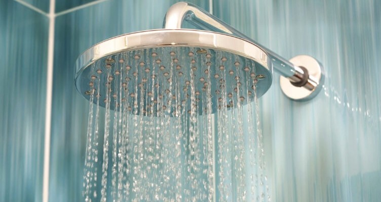 ۷  اشتباه رایج درباره حمام کردن