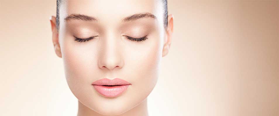  روش هایی طبیعی برای فر کردن مژه