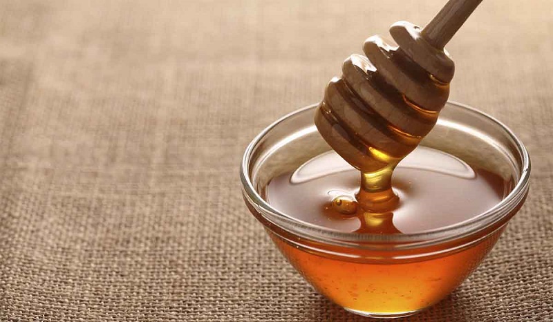 ۶ فایده خوردن عسل خالص