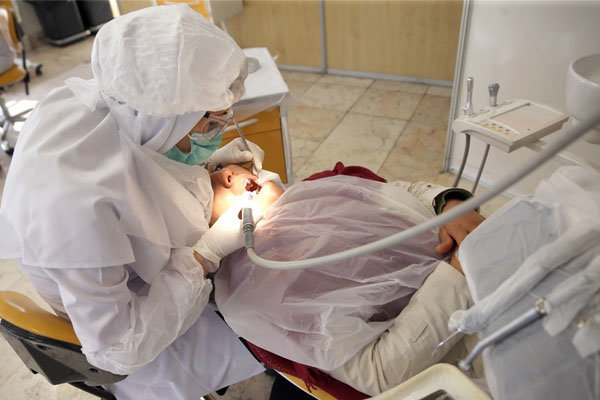 استفاده از دندان‌پزشکان بومی در مناطق محروم