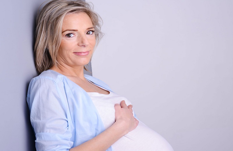 کاهش احتمال باروری با افزایش سن بارداری در زنان 