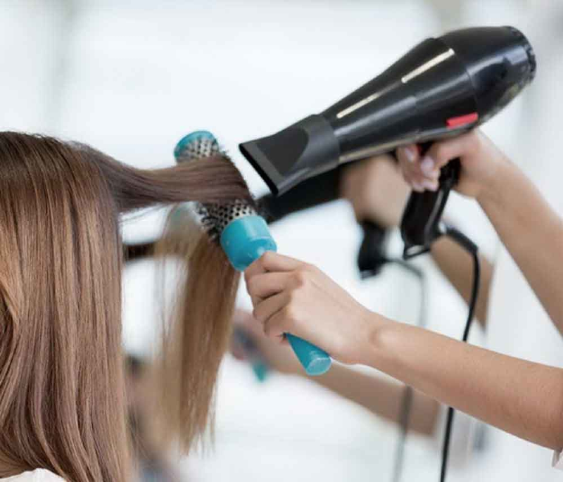 خشک کردن موها و آسیب زدن به آنها